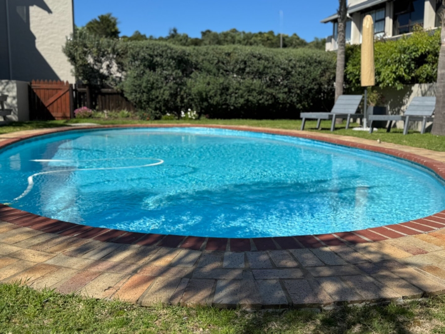 To Let 4 Bedroom Property for Rent in Bowtie Western Cape